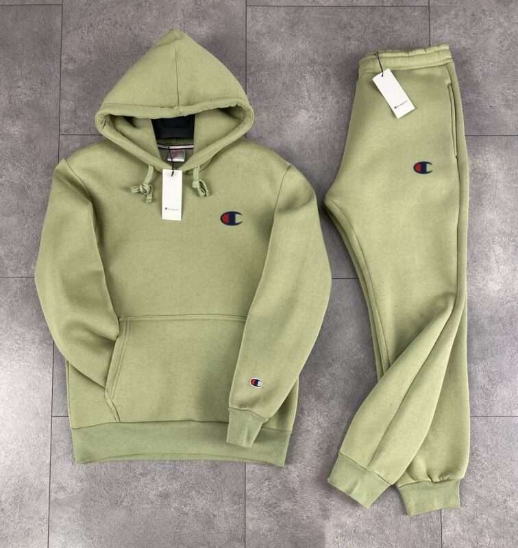 CHAMPION WINTER TRACKSUITS: FULL WARMTH WITH COTTON FLEECE FABRIC